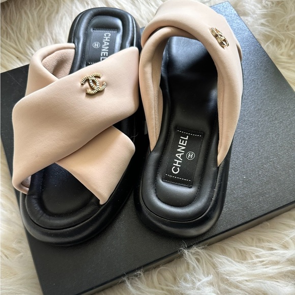 Chanel 37 slides - Picture 3 of 6
